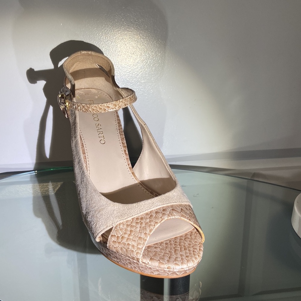 Franco Sarto size 9M beige suede and embossed leather, 4 inch heel, peep…